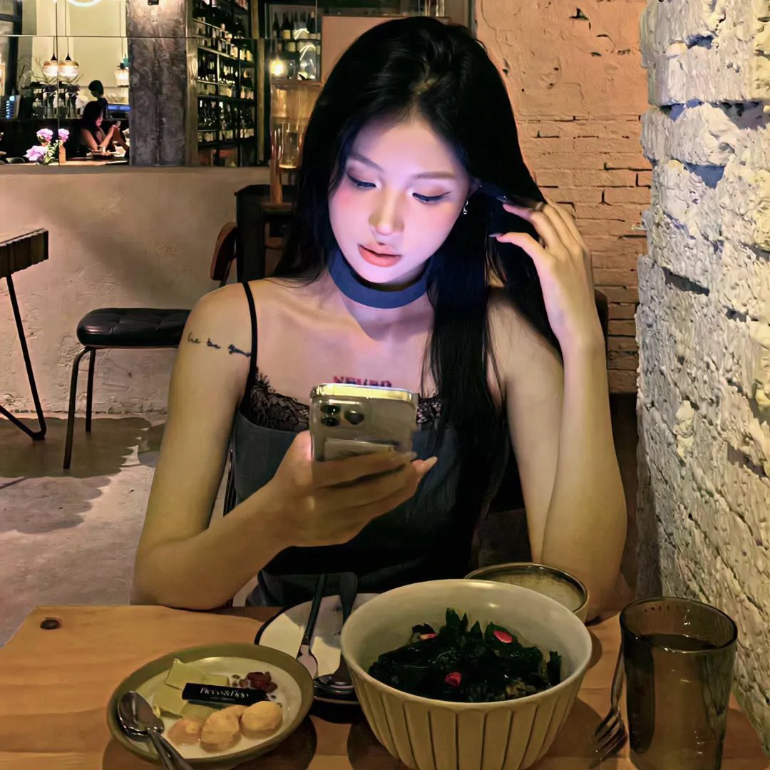 剧组工作人员直播带货翻车，官方紧急介入，一夜之间持续发酵